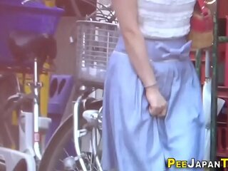 Squatting japanese babes